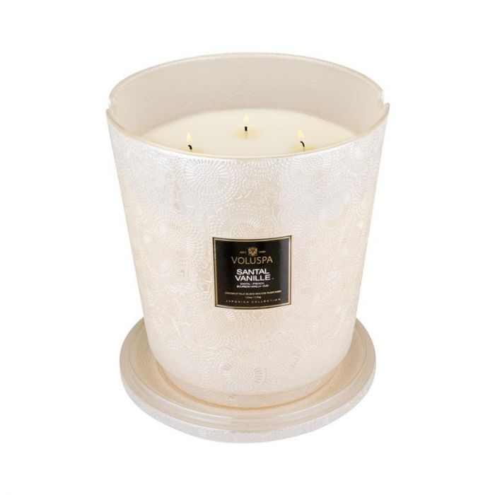 SANTAL VANILLE CLASSIC CANDLE - شمعة كلاسيكية برائحة سانتال فانيلا | VOLUSPA - فولوسبا SANTAL VANILLE CLASSIC CANDLE - شمعة كلاسيكية برائحة سانتال فانيلا | VOLUSPA - فولوسبا