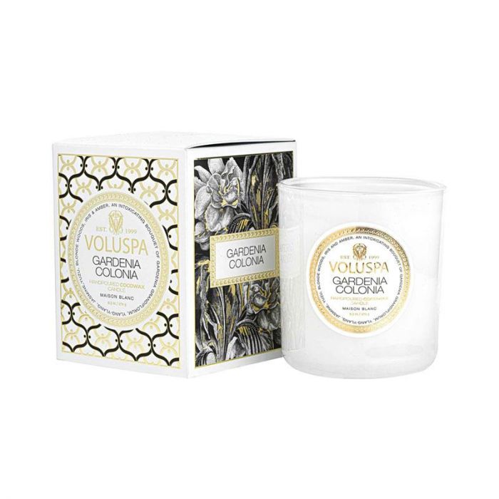 GARDENIA COLONIA CLASSIC CANDLE - شمعة كلاسيكية برائحة الغردينيا | VOLUSPA - فولوسبا GARDENIA COLONIA CLASSIC CANDLE - شمعة كلاسيكية برائحة الغردينيا | VOLUSPA - فولوسبا