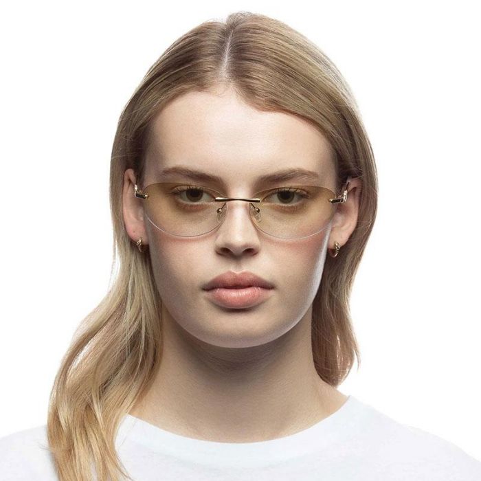 SUNGLASSES SLINKY  GOLD TAN GRAD /OLD FLASH M - نظارات شمسية بلون الذهبي الفاتح / OLD FLASH، مقاس: متوسط | LE SPECS - لو سبكس