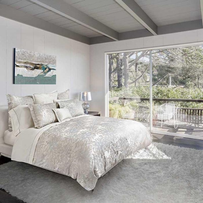 NOTO YARN DYED JACQUARD 7PCS SET BEIGE/WILTON BLUE 240 X 220 - غطاء لحاف | SIGNORIA - سينيوريا NOTO YARN DYED JACQUARD 7PCS SET BEIGE/WILTON BLUE 240 X 220 - غطاء لحاف | SIGNORIA - سينيوريا