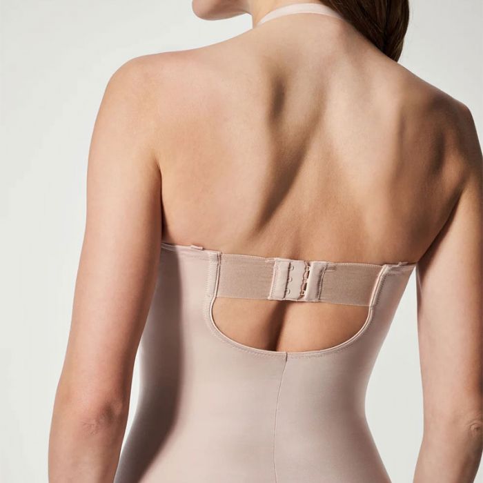 STRAPLESS CUPPED PANTY BODYSUIT - بدلة من قطعة واحدة | SPANX - سبانكس STRAPLESS CUPPED PANTY BODYSUIT - بدلة من قطعة واحدة | SPANX - سبانكس