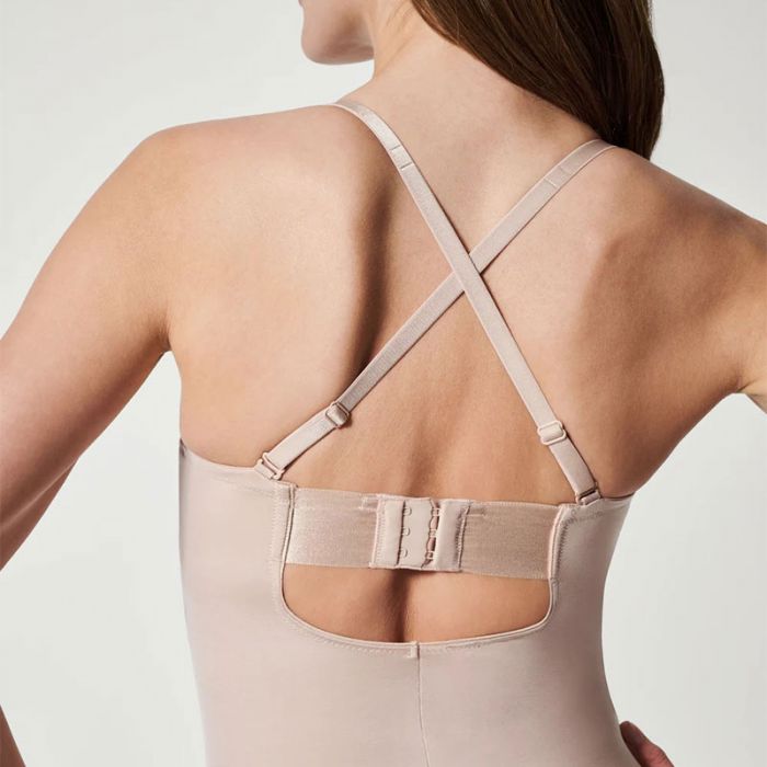 STRAPLESS CUPPED PANTY BODYSUIT - بدلة من قطعة واحدة | SPANX - سبانكس STRAPLESS CUPPED PANTY BODYSUIT - بدلة من قطعة واحدة | SPANX - سبانكس