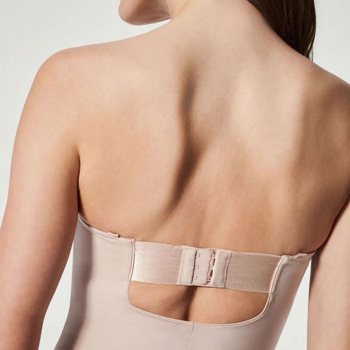 STRAPLESS CUPPED PANTY BODYSUIT - بدلة من قطعة واحدة | SPANX - سبانكس STRAPLESS CUPPED PANTY BODYSUIT - بدلة من قطعة واحدة | SPANX - سبانكس