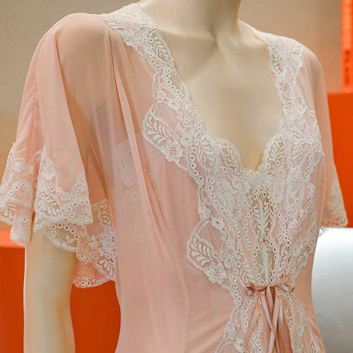 NEGLIGEE - فستان | JANE WOOLRICH - جين وولريتش NEGLIGEE - فستان | JANE WOOLRICH - جين وولريتش