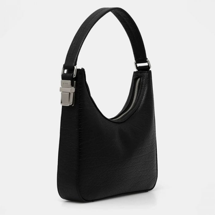RHEA BLACK LARGE - حقائب يد نسائية | BY FAR - باي فار RHEA BLACK LARGE - حقائب يد نسائية | BY FAR - باي فار