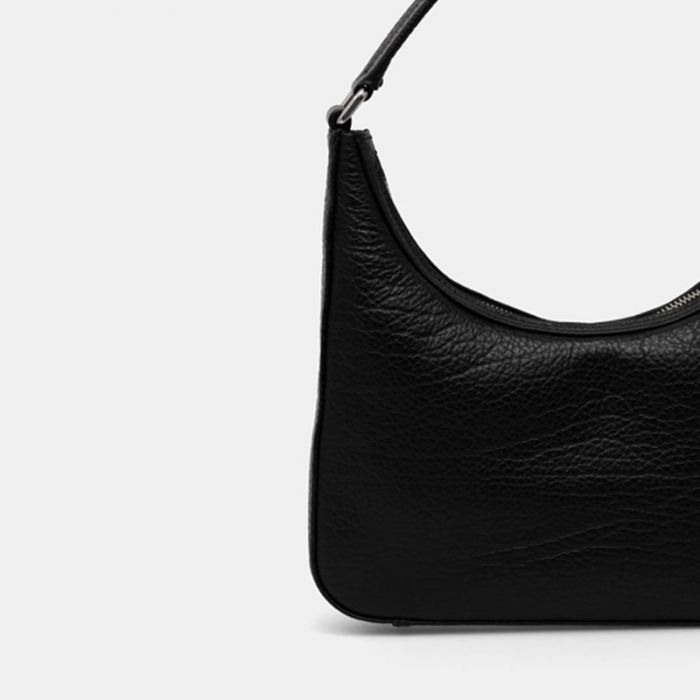 RHEA BLACK LARGE - حقائب يد نسائية | BY FAR - باي فار RHEA BLACK LARGE - حقائب يد نسائية | BY FAR - باي فار