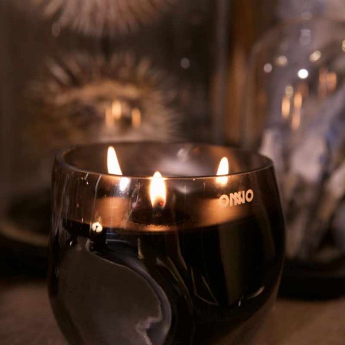 CAPE M SMOKED GREY MUSE: ONNO - شمعة معطرة | ONNO - أونو CAPE M SMOKED GREY MUSE: ONNO - شمعة معطرة | ONNO - أونو