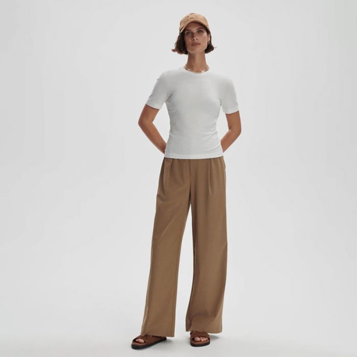 REGINA FITTED TEE - تي شيرت | VARLEY - فارلى REGINA FITTED TEE - تي شيرت | VARLEY - فارلى