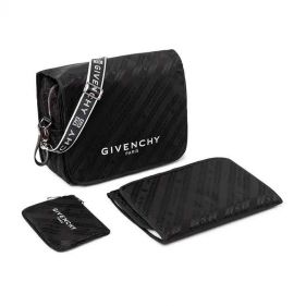 CHANGING BAG - حقيبة تبديل