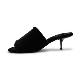 JESSIE LOGO SANDAL - صنادل نسائية