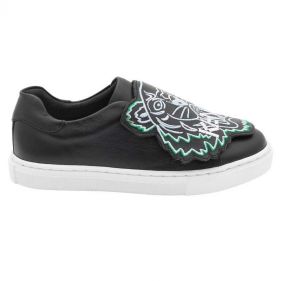 BOY SLIP ON - حذاء بدون رباط للصبيان