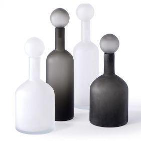 BUBBLES & BOTTLES MATT BLACK AND WHITE SET 4 - زجاجة